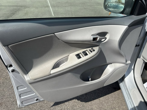 Used 2010 Toyota Corolla image 10