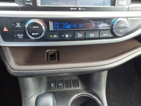 Used 2015 Toyota Highlander Limited image 6