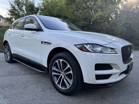 Used 2018 Jaguar F-PACE Premium image 3