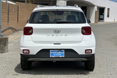 New 2025 Hyundai Venue SEL image 5