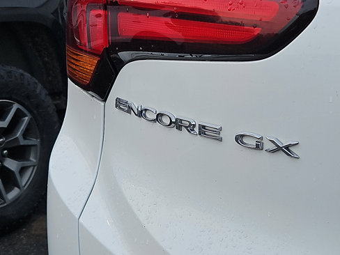 Certified 2021 Buick Encore GX Select w/ Advanced Technology Package image 9