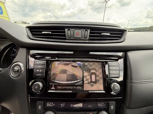 Used 2019 Nissan Rogue SL w/ Premium Package image 29