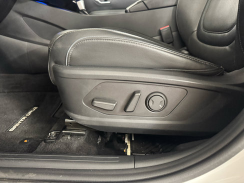 Used 2022 Hyundai Santa Cruz Limited image 14