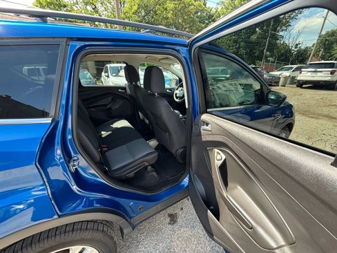 Used 2017 Ford Escape SE w/ Equipment Group 201A image 21