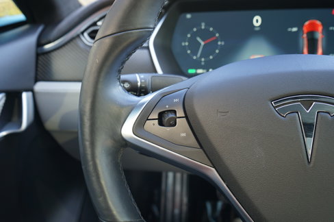 Used 2015 Tesla Model S AWD image 27