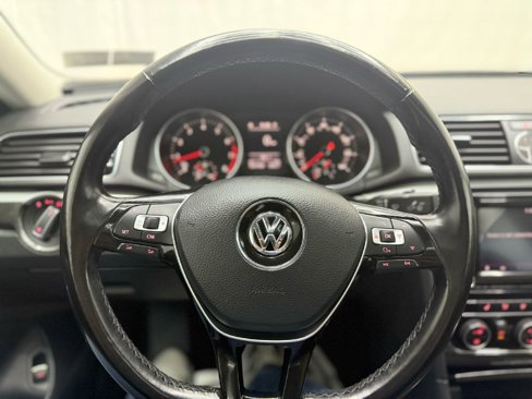 Used 2017 Volkswagen Passat 1.8T SE image 15
