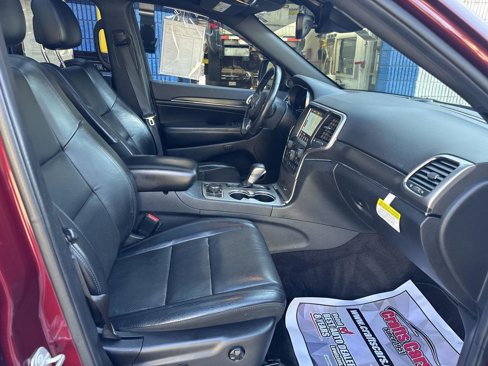 Used 2018 Jeep Grand Cherokee Limited w/ Luxury Group II image 30