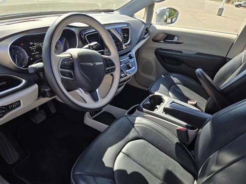 Used 2018 Chrysler Pacifica Limited w/ Advanced Safetytec Group image 14