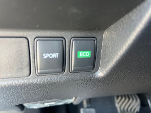 Used 2018 Nissan Rogue S image 24