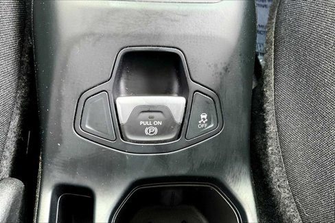 Used 2018 Jeep Renegade Latitude image 31