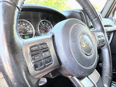 Used 2018 Jeep Wrangler Unlimited Sahara image 33