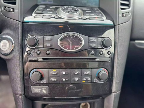 Used 2010 INFINITI FX35 AWD image 18