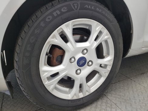 Used 2015 Ford Fiesta SE image 31