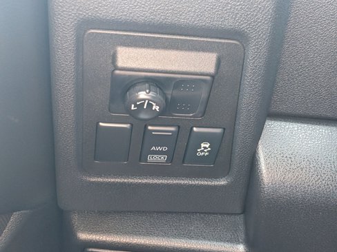 Used 2014 Nissan Rogue S image 23