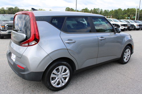 Used 2022 Kia Soul LX image 6