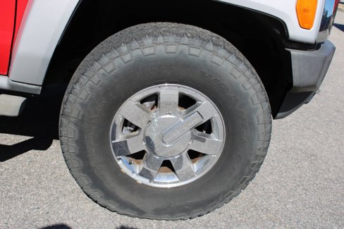 Used 2009 HUMMER H3T Luxury image 25