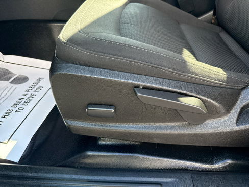 Used 2020 Chevrolet Colorado LT w/ Safety Package image 10