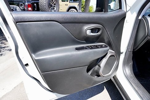 Certified 2022 Jeep Renegade Latitude image 22