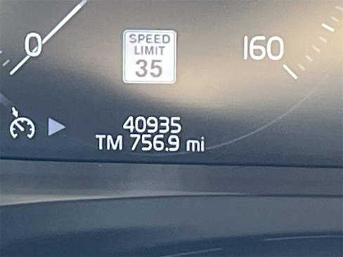Used 2020 Volvo V60 T5 Momentum image 39