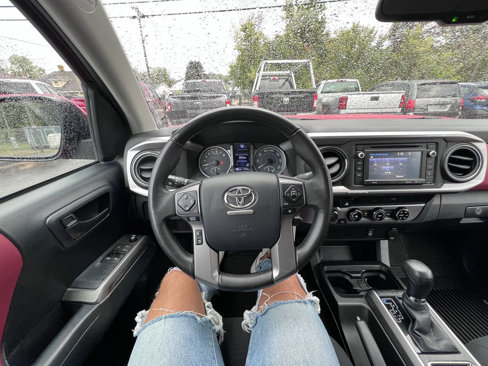 Used 2016 Toyota Tacoma SR5 image 19