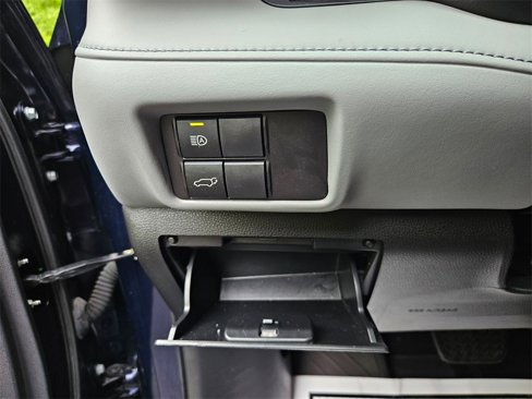 Used 2022 Toyota Highlander XLE image 15