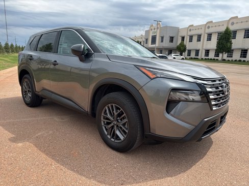 Used 2024 Nissan Rogue S image 3