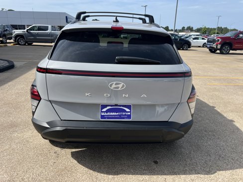 Used 2024 Hyundai Kona SEL w/ Convenience Package image 6