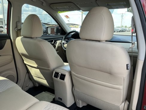 Used 2020 Nissan Rogue SV w/ Premium Package image 30