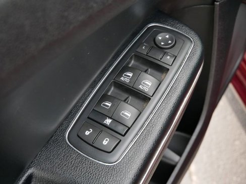 Used 2016 Chrysler 300 Limited image 17