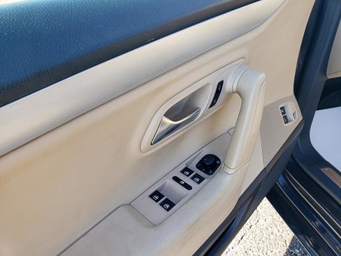Used 2013 Volkswagen CC Sport image 11