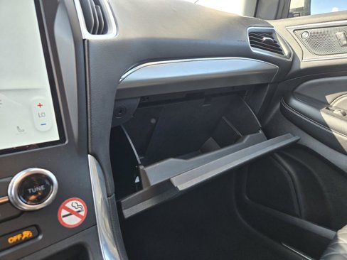 Used 2024 Ford Edge Titanium image 12