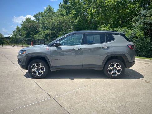 Used 2022 Jeep Compass Trailhawk w/ Trailhawk Convenience Group image 2