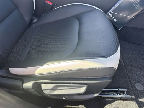 New 2025 Kia K4 GT-Line image 24