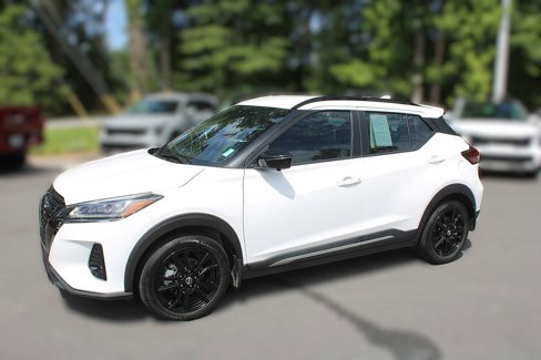 Used 2022 Nissan Kicks SR image 4