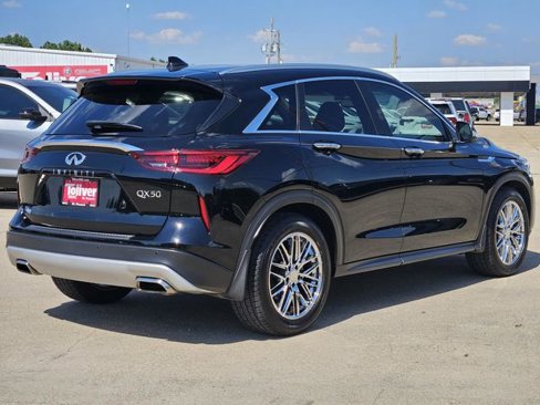 Used 2022 INFINITI QX50 Essential image 10