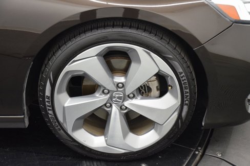 Used 2018 Honda Accord Touring image 12
