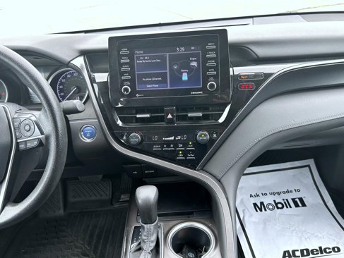 Used 2022 Toyota Camry LE image 12