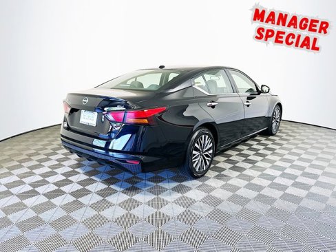 Used 2023 Nissan Altima 2.5 SV image 8