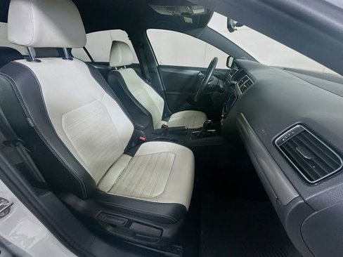 Used 2016 Volkswagen Jetta Sport image 27