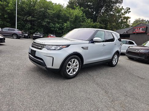 Used 2018 Land Rover Discovery SE image 3