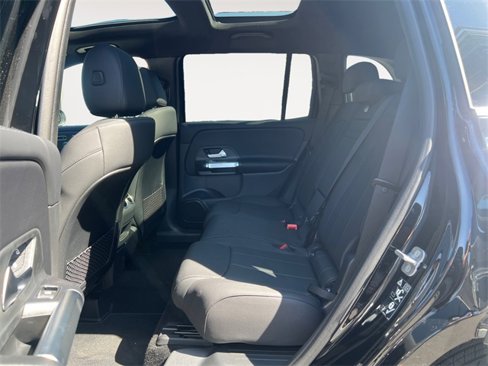New 2025 Mercedes-Benz GLB 250 4MATIC image 13