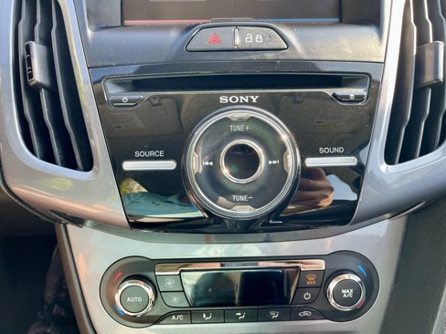 Used 2014 Ford Focus Titanium image 30