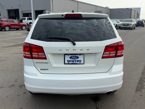 Used 2017 Dodge Journey SE image 34