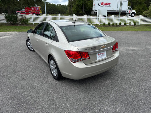 Used 2013 Chevrolet Cruze LS image 11
