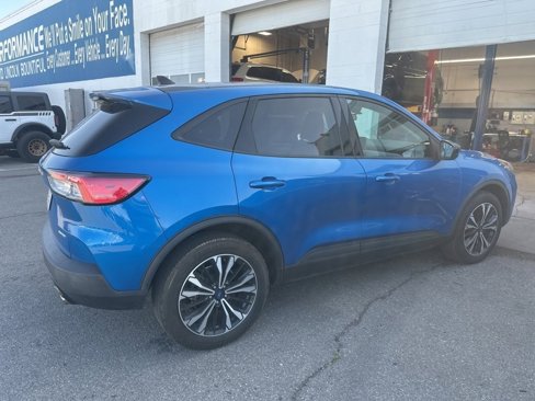Used 2021 Ford Escape SE w/ SE Sport Appearance Package image 11