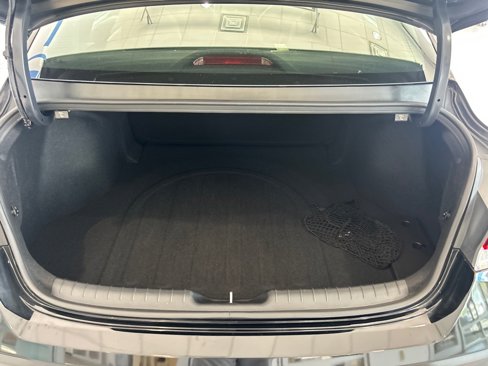 Certified 2025 Hyundai Elantra Sport image 13