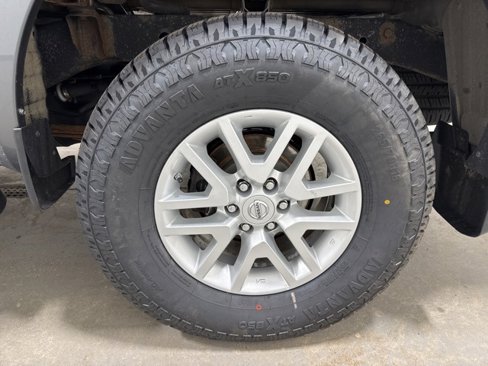 Used 2018 Nissan Frontier SV image 8