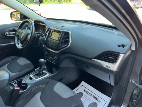 Used 2014 Jeep Cherokee Latitude image 21