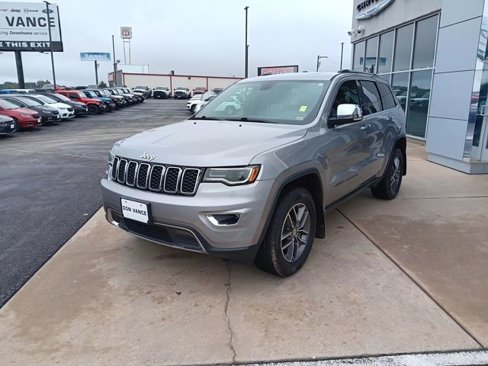 Used 2018 Jeep Grand Cherokee Limited w/ Luxury Group II image 2