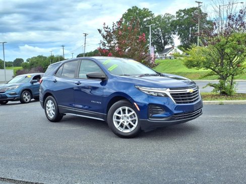 Used 2022 Chevrolet Equinox LS w/ LS Convenience Package image 1